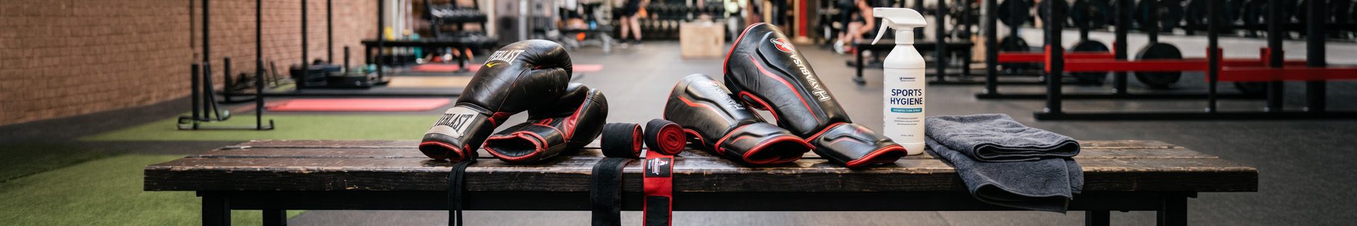 Mehr über den Artikel erfahren Boxhandschuhe und Schienbein- und Spannschutz pflegen: So bleiben sie frisch, robust und bereit fürs Training