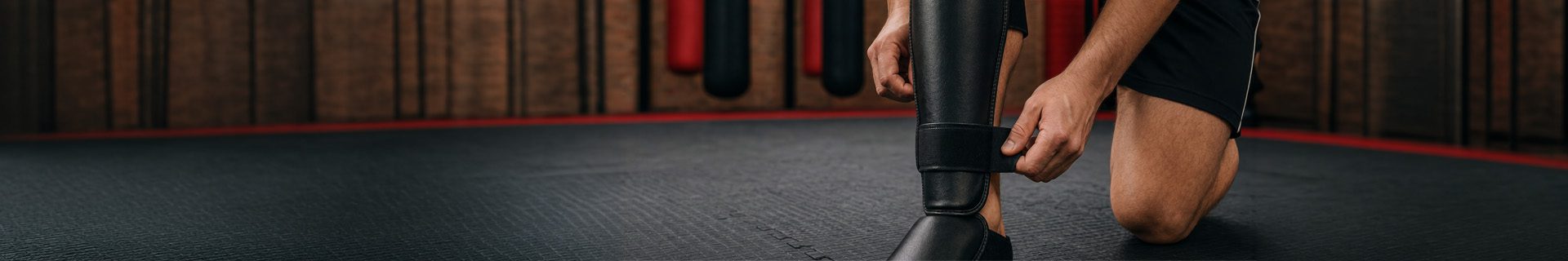 Du betrachtest gerade Schienbein- und Spannschutz für Kickboxen wählen: So vermeiden Sie Verrutschen, Stöße und blaue Überraschungen