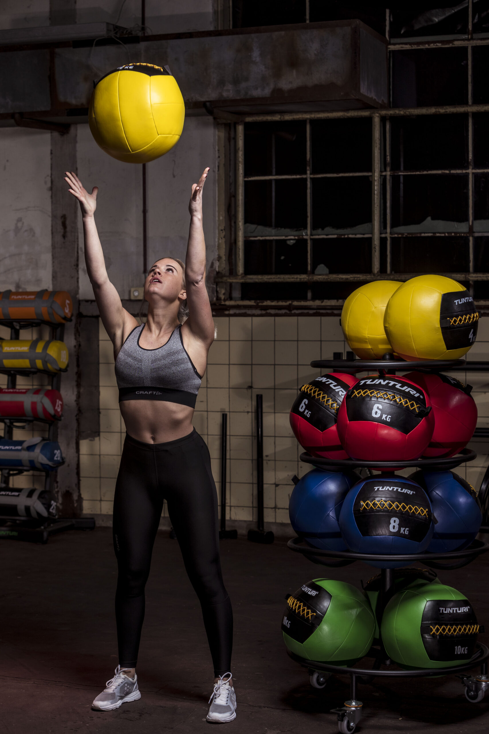 Tunturi Wall Ball - Medizinball - Functional Training Ball 10kg - Schwarz Tunturi Wall Ball - Medizinball - Functional Training Ball 10kg - Schwarz