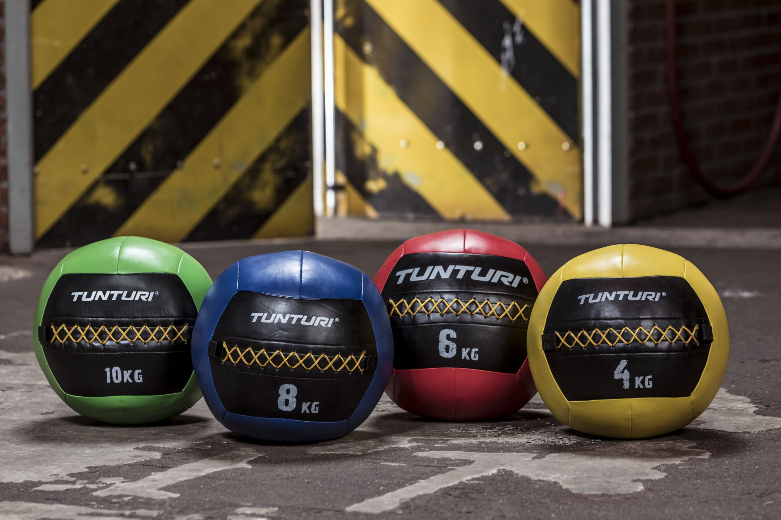 Tunturi Wall Ball - Medizinball - Functional Training Ball 10kg - Schwarz Tunturi Wall Ball - Medizinball - Functional Training Ball 10kg - Schwarz