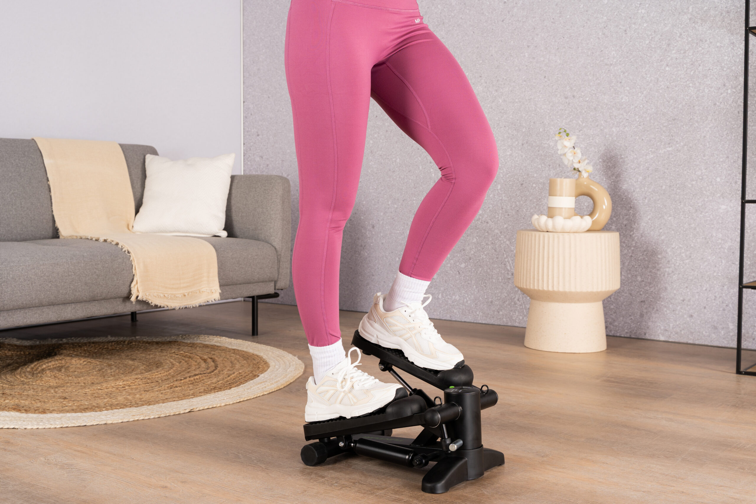 Tunturi Stepper - Stepper Fitness Trittleiter Aerobic Step Inkl. Display und Widerstandsbänder - Schwarz Tunturi Stepper - Stepper Fitness Trittleiter Aerobic Step Inkl. Display und Widerstandsbänder - Schwarz
