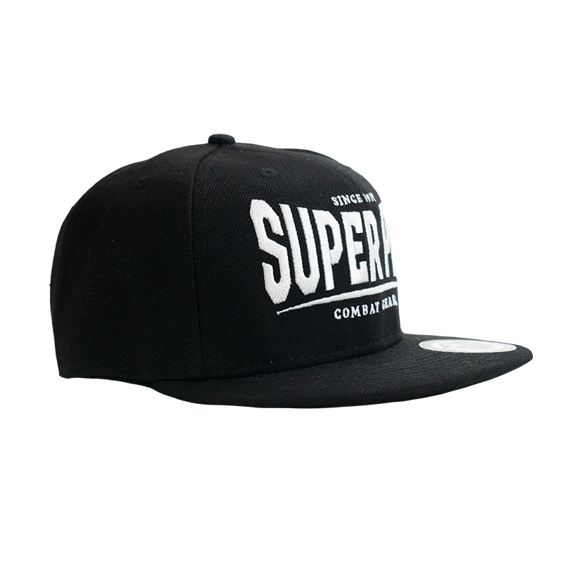 Super Pro Combat Gear Neu - Snapback Cap - Schwarz / Weiß