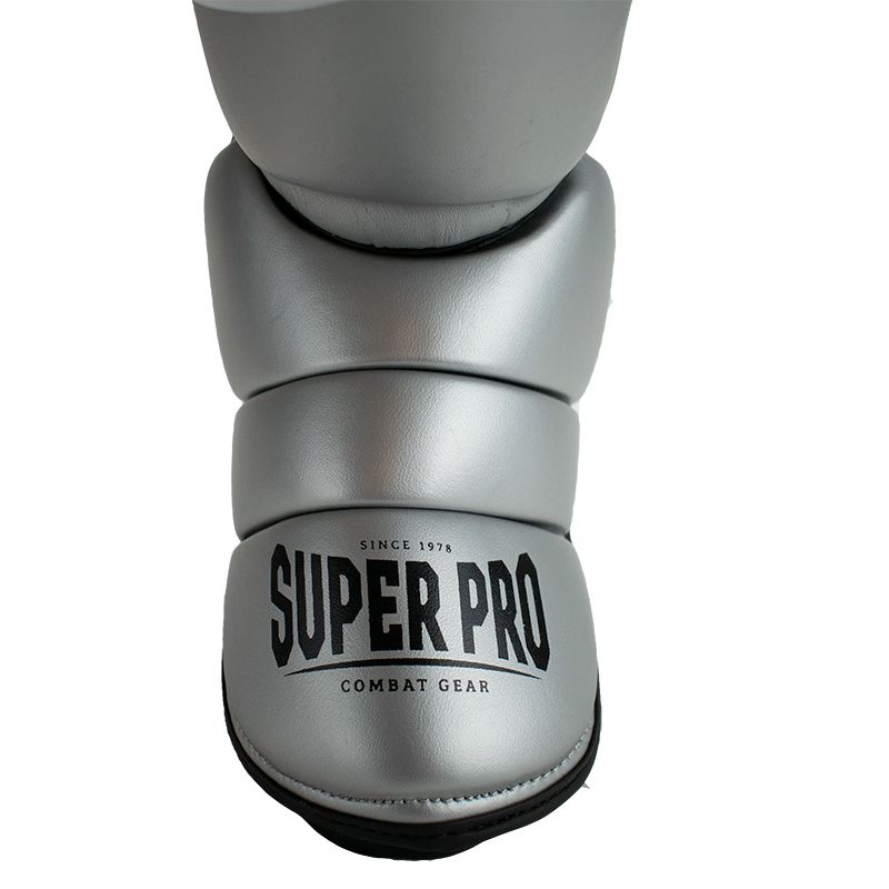 Super Pro Combat Gear Schienbein- und Spannschutz - Rebel - Grau / Schwarz / Weiß Super Pro Combat Gear Schienbein- und Spannschutz - Rebel - Grau / Schwarz / Weiß