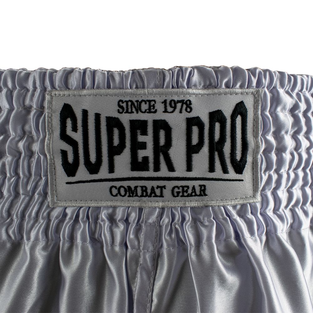 Super Pro Combat Gear Kickbox-Shorts - Thai- und Kickbox-Short Brave - Schwarz / Weiß Super Pro Combat Gear Kickbox-Shorts - Thai- und Kickbox-Short Brave - Schwarz / Weiß