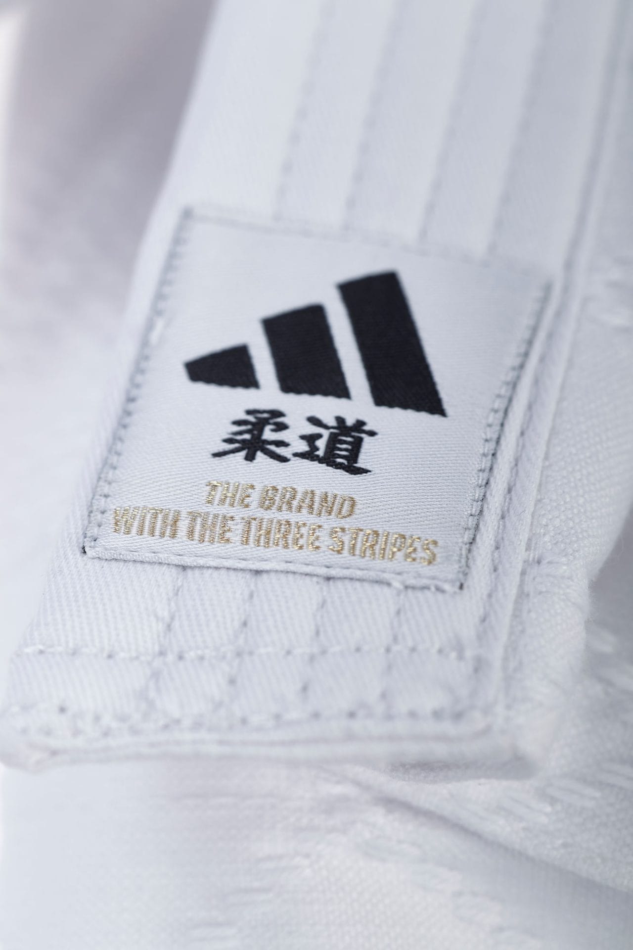 Adidas Judoanzug - J650 - Weiß (ADIJ650-W) Adidas Judoanzug - J650 - Weiß (ADIJ650-W)