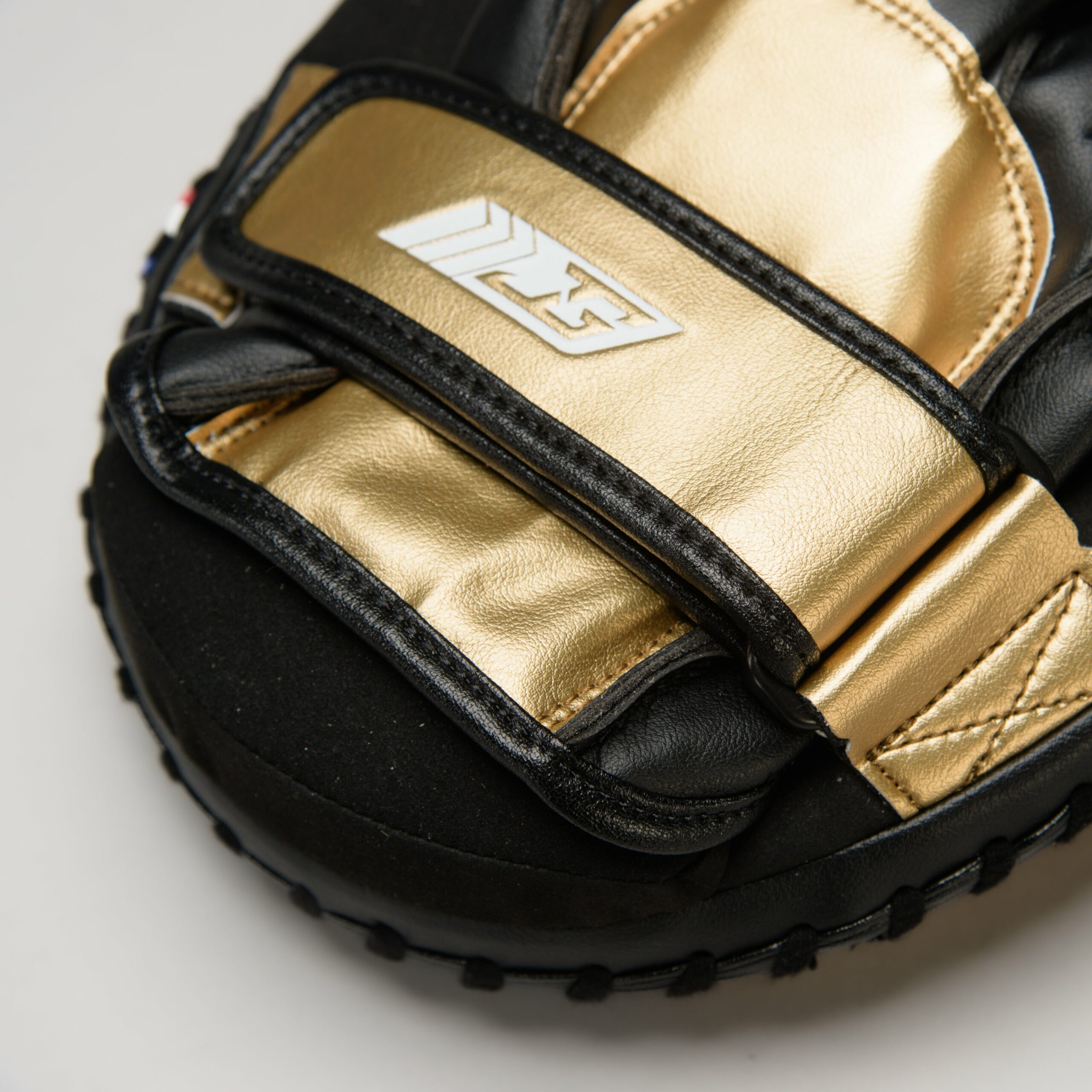 Joya Performance CM100 Pratzen Schwarz Gold Joya Performance CM100 Pratzen Schwarz Gold