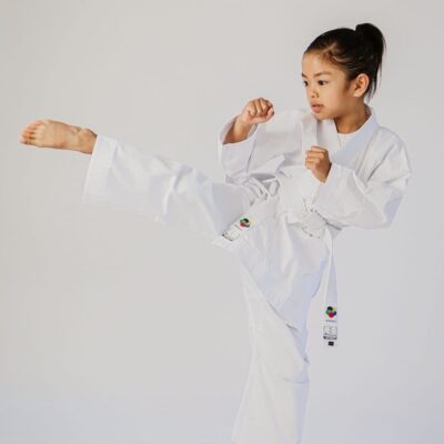 Arawaza Karateanzug - Lightweight Karateanzug SL für Anfänger WKF - Weiß (RKLWSLWKF)