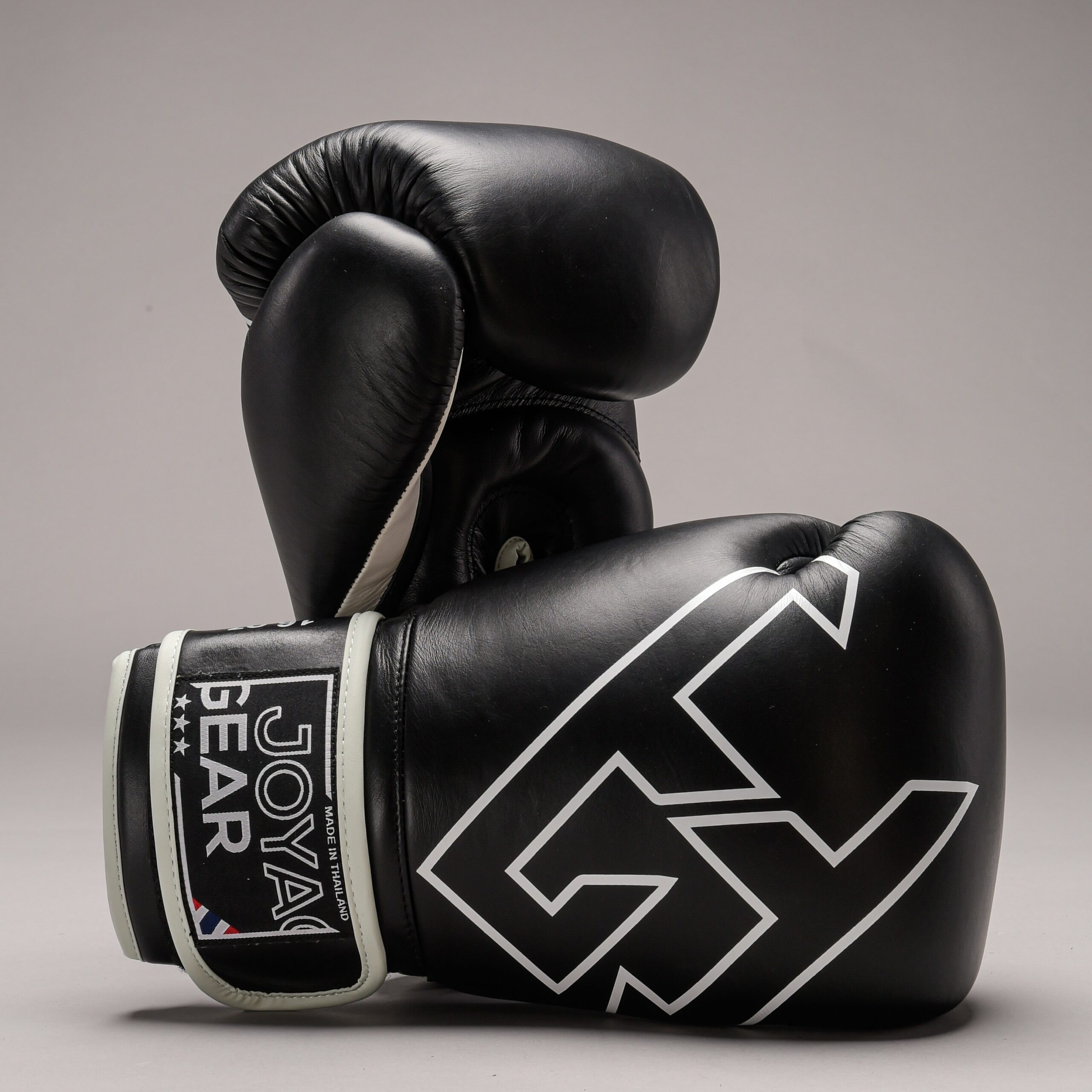 Joya Strike Kickboxhandschuhe Schwarz Weiß Joya Strike Kickboxhandschuhe Schwarz Weiß