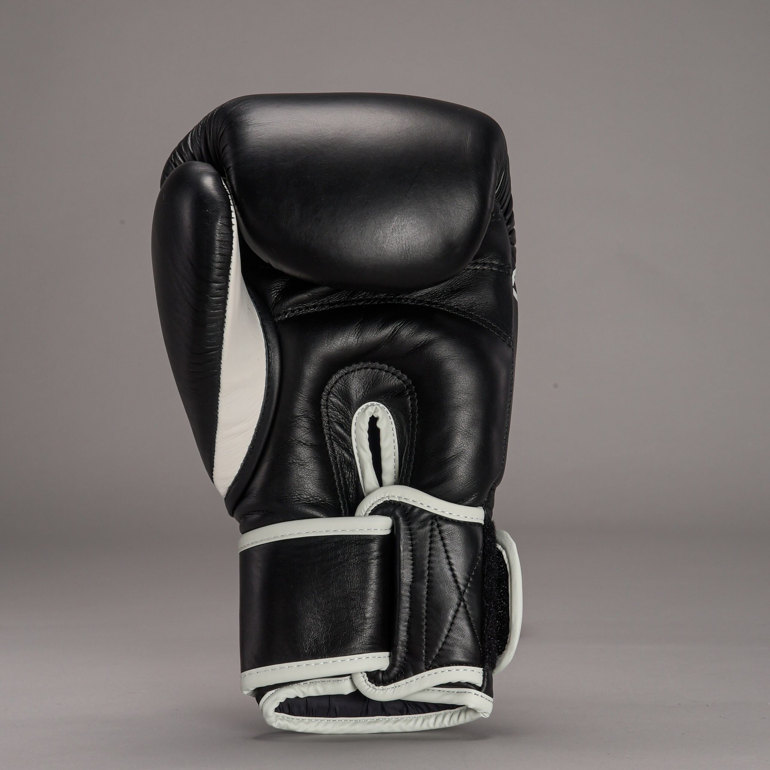 Joya Strike Kickboxhandschuhe Schwarz Weiß Joya Strike Kickboxhandschuhe Schwarz Weiß