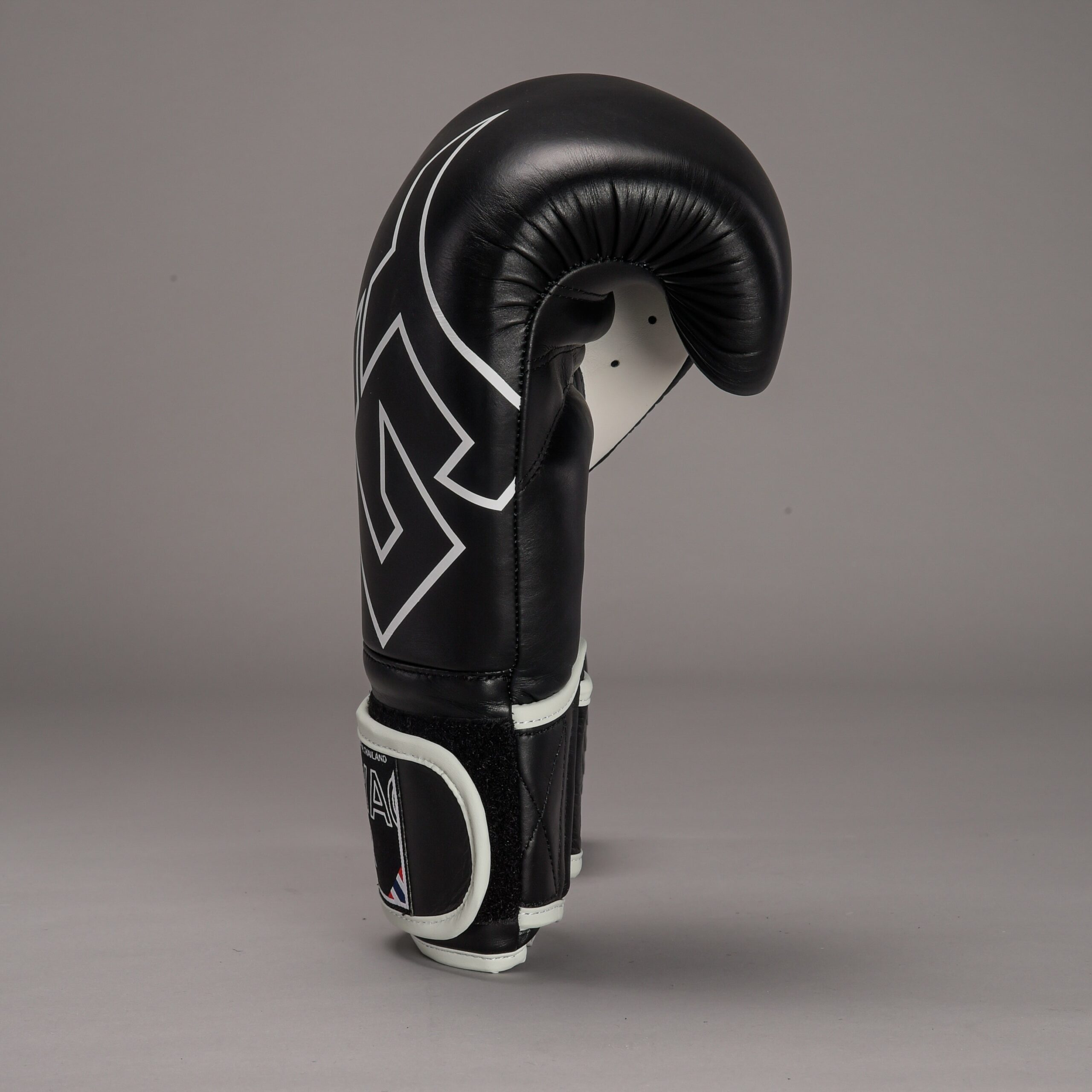 Joya Strike Kickboxhandschuhe Schwarz Weiß Joya Strike Kickboxhandschuhe Schwarz Weiß
