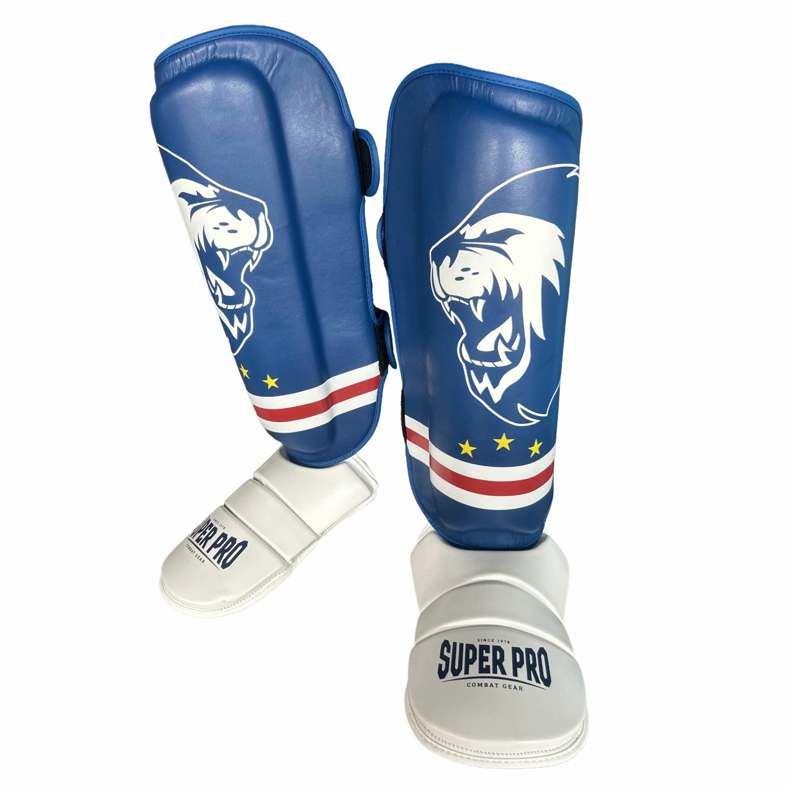 Super Pro Combat Gear Schienbein- und Spannschutz - Nations Cabo Verde - Blau / Rot / Weiß
