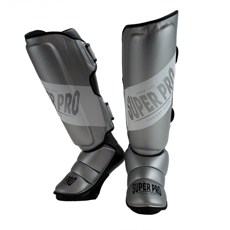 Super Pro Combat Gear Schienbein- und Spannschutz - Rebel - Grau / Schwarz / Weiß Super Pro Combat Gear Schienbein- und Spannschutz - Rebel - Grau / Schwarz / Weiß